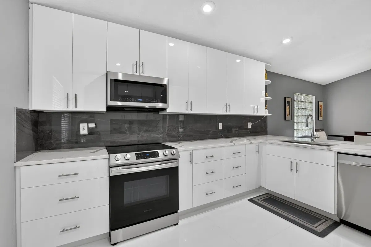  Residence photo 13