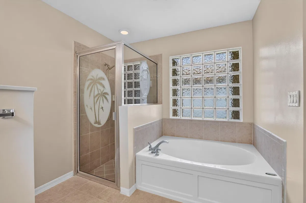  Residence photo 25
