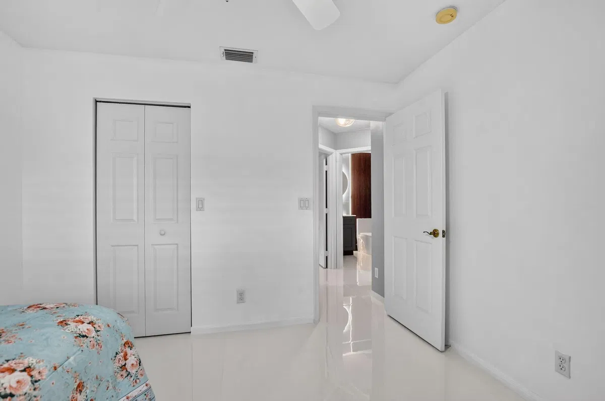  Residence photo 28