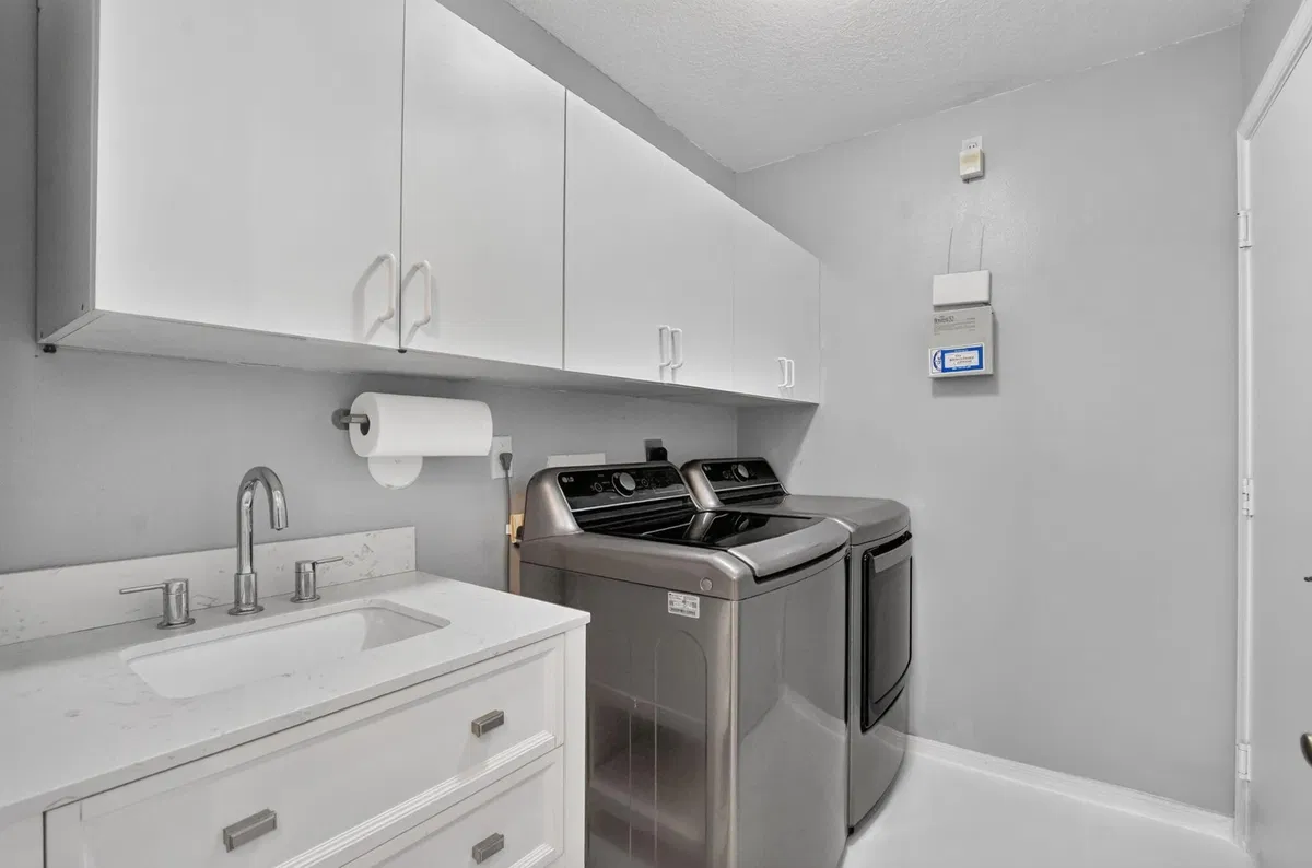  Residence photo 34