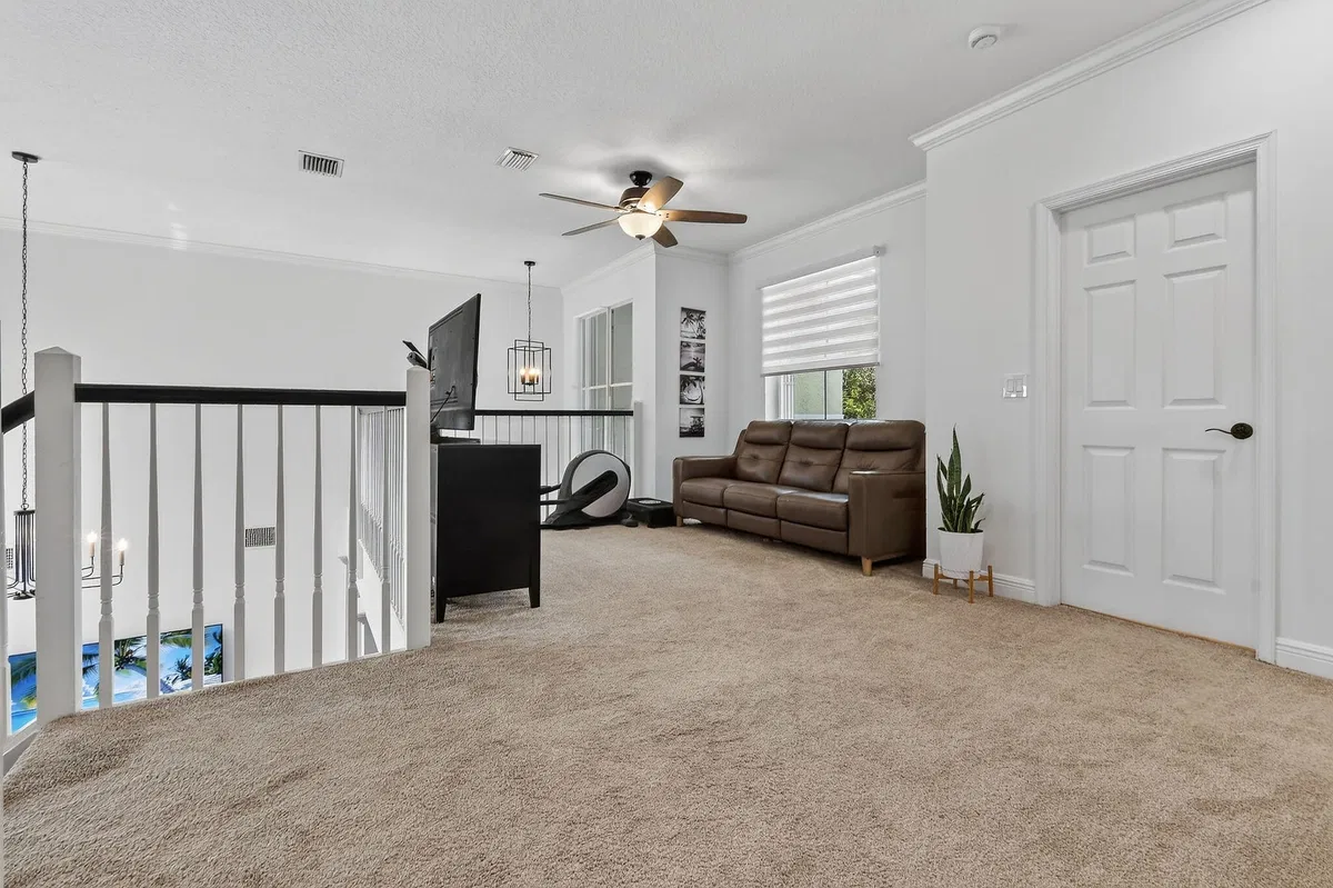 Residence photo 25