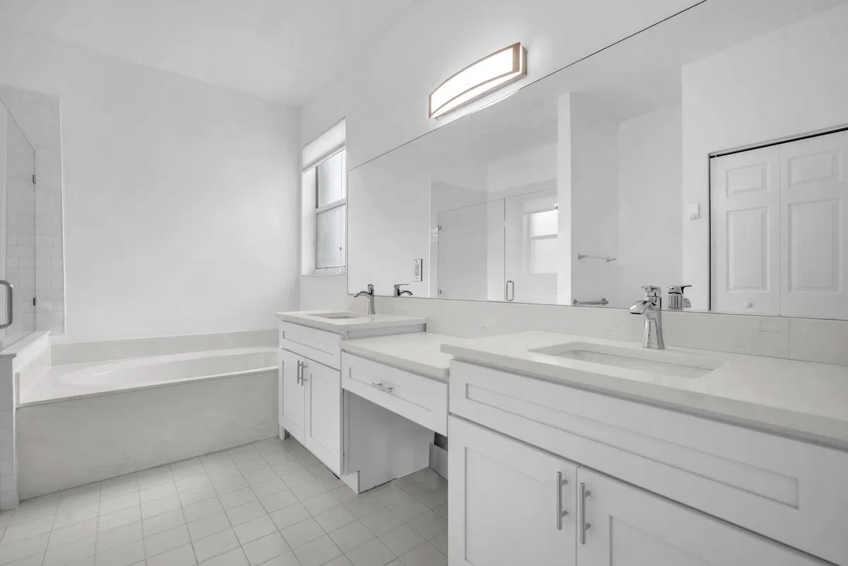 Residence photo 16