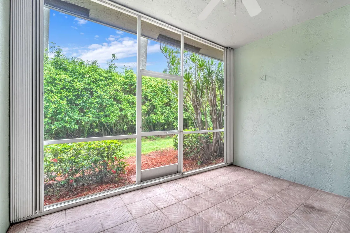 Residence photo 22