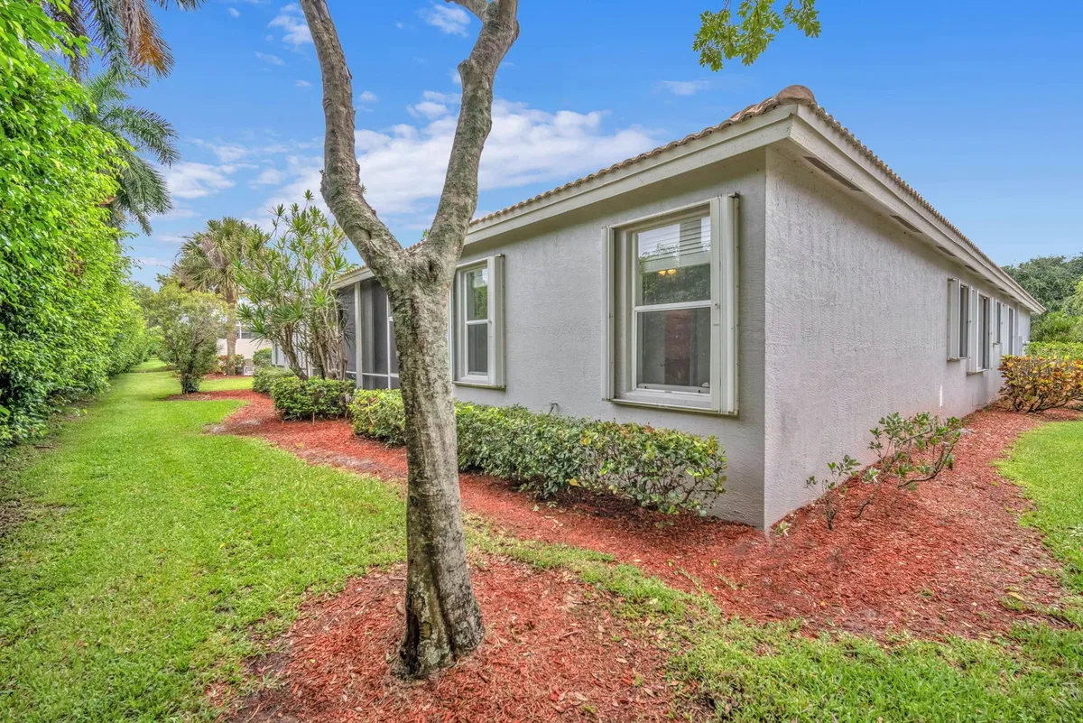 Residence photo 25