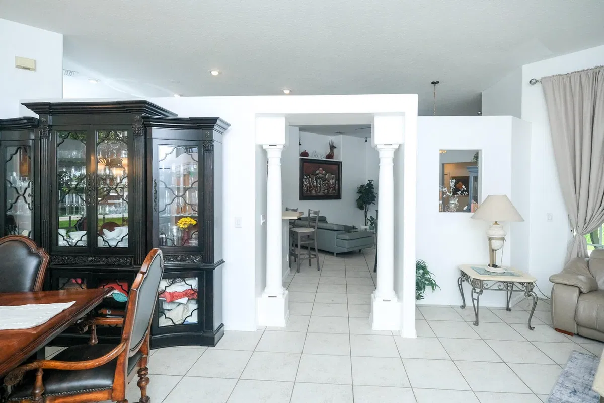 Residence photo 10