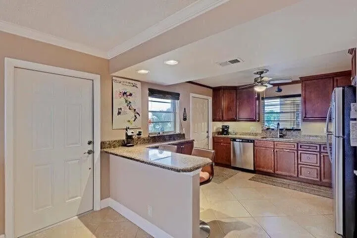 Unit 206 photo 25