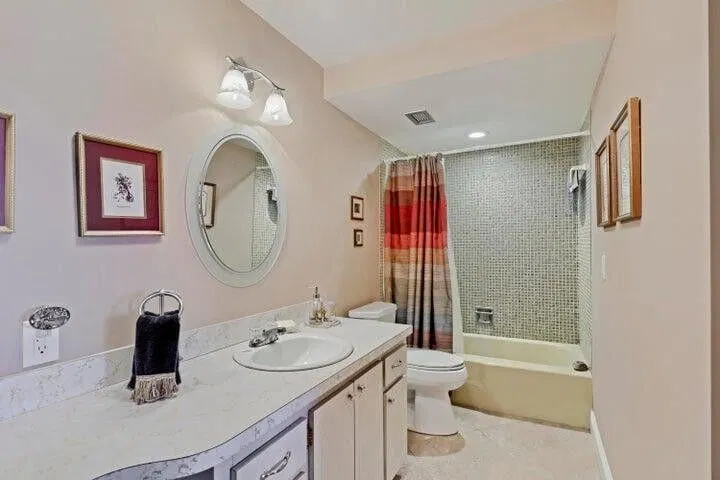 Unit 206 photo 28