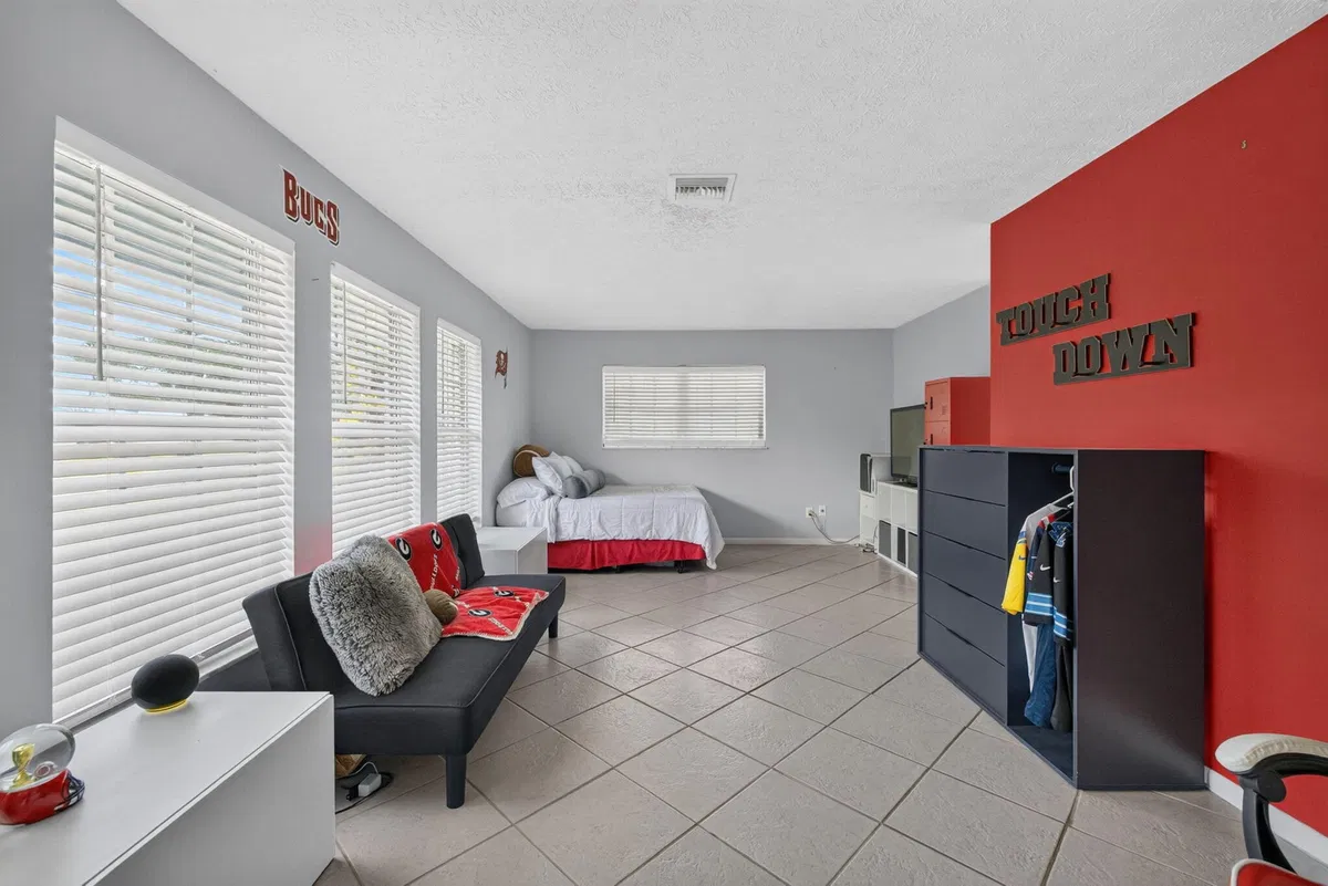 Residence photo 28