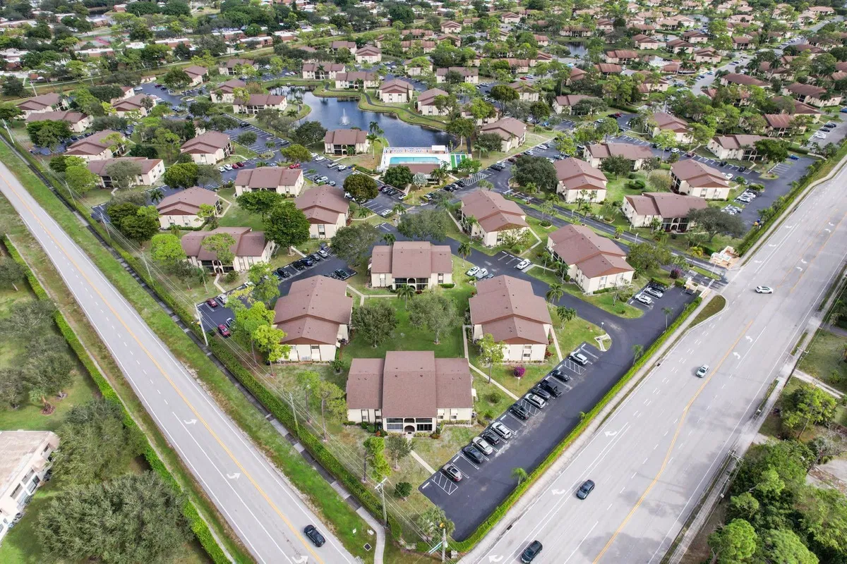 Unit C-1 photo 25