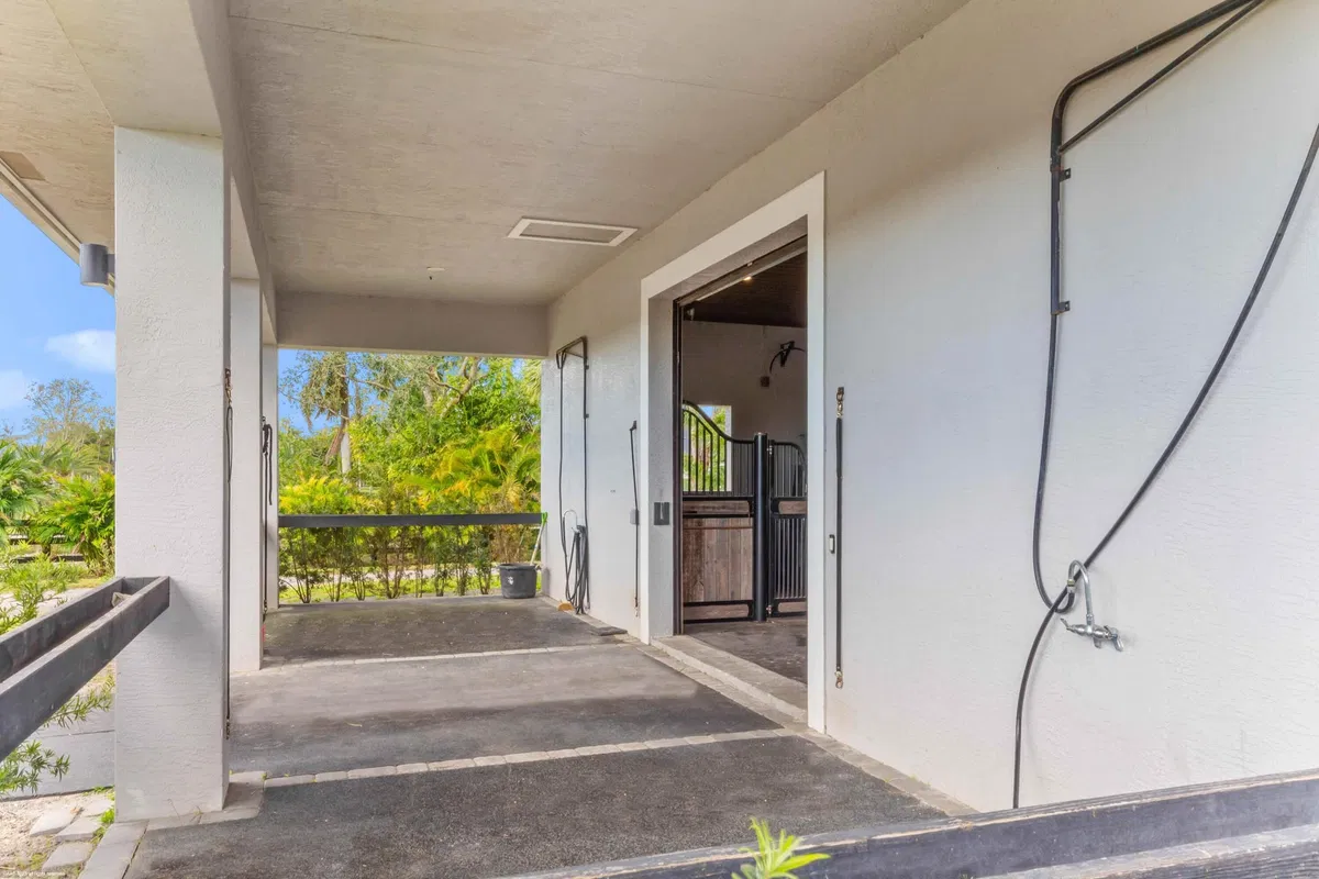 Residence photo 10