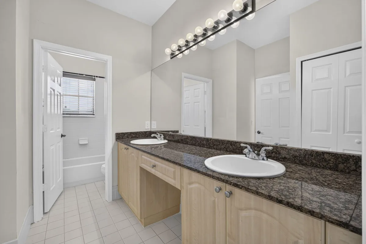 Residence photo 22