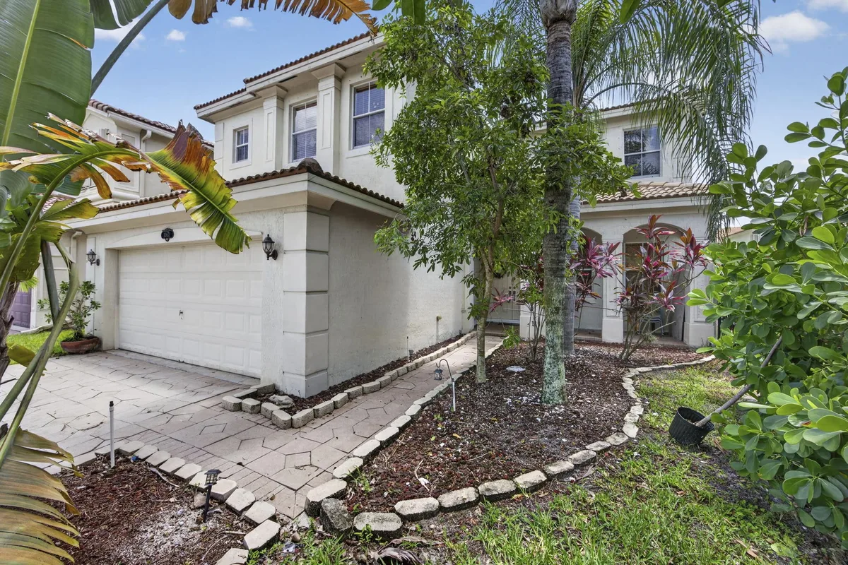 Residence photo 58