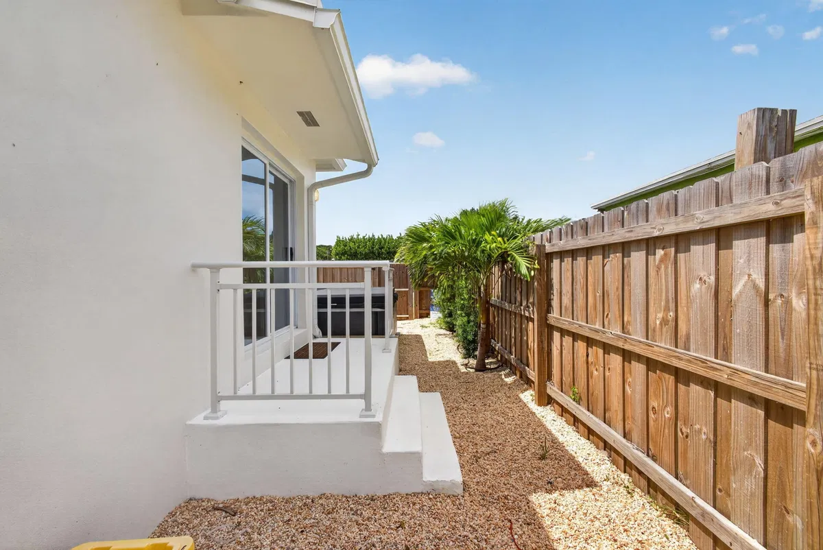 West Palm Beach Residence photo 34