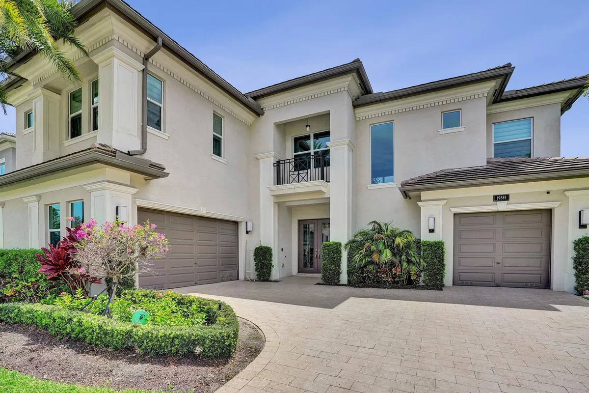 Residence photo 4