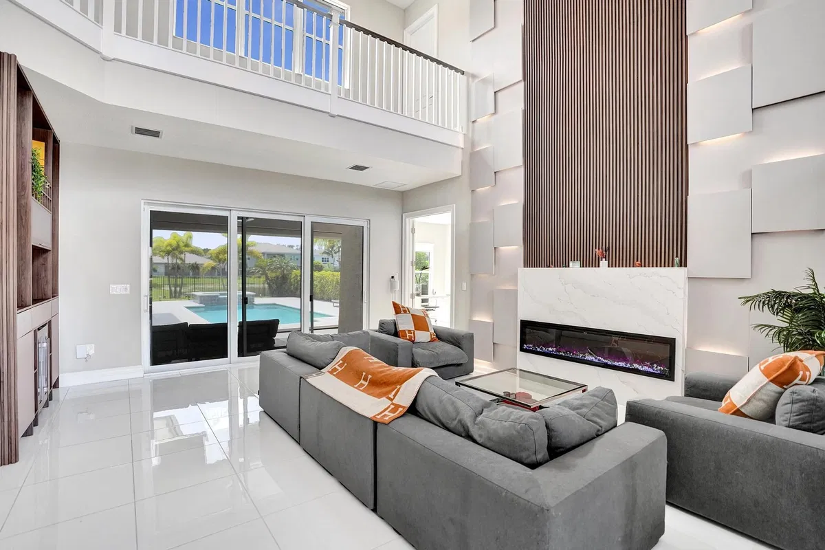 Residence photo 16