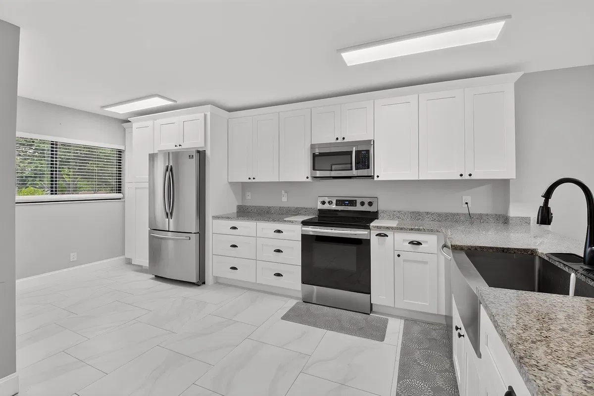 Unit 213 photo 7
