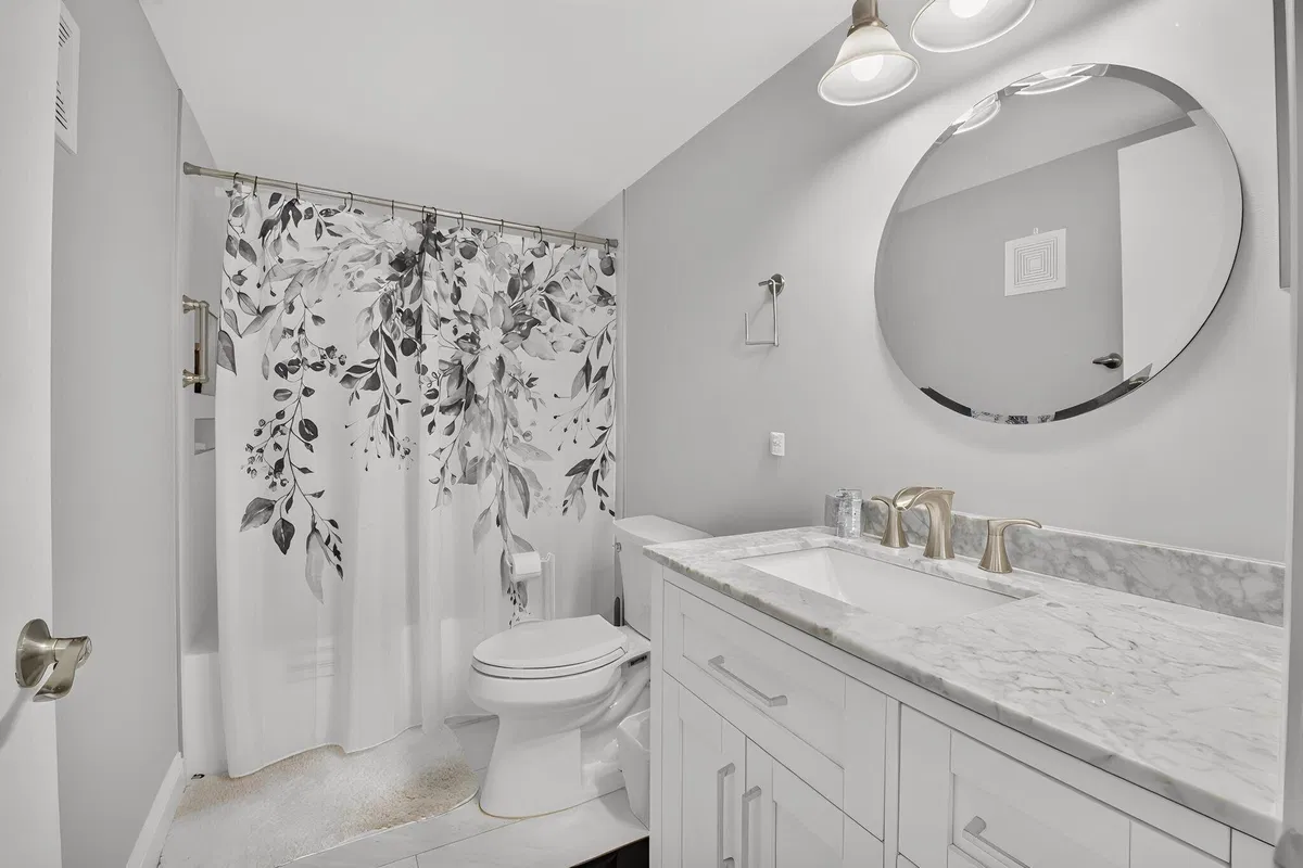 Unit 213 photo 25