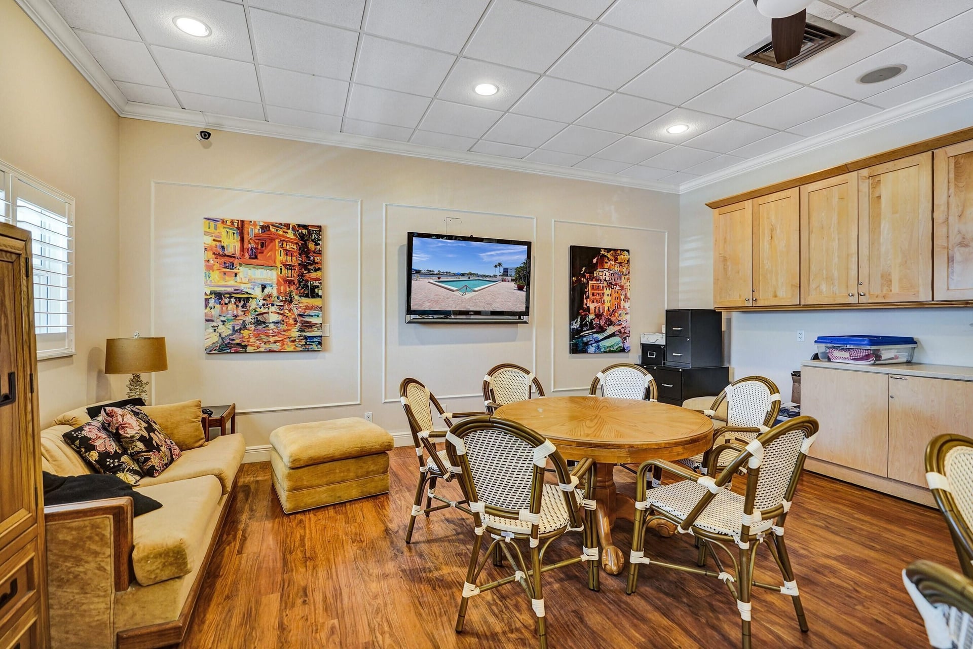 Unit 307 photo 16