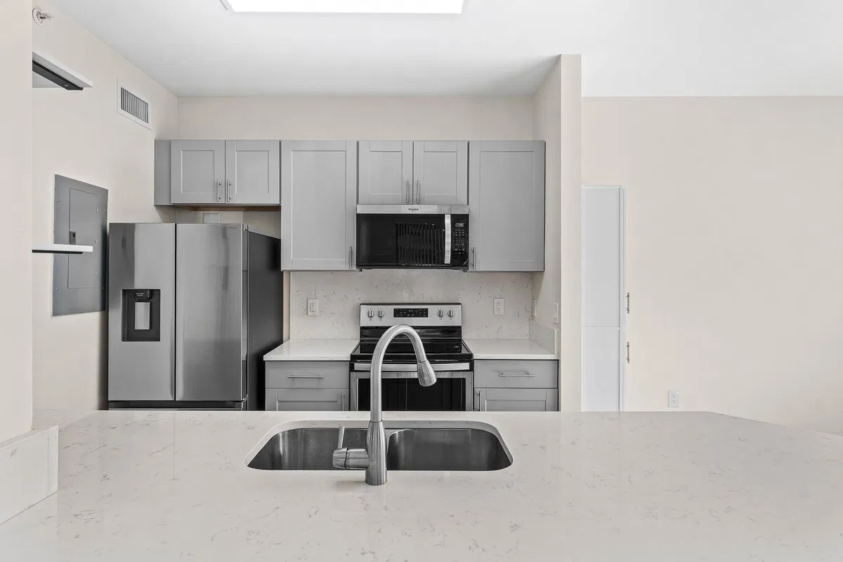 Unit 102 photo 7