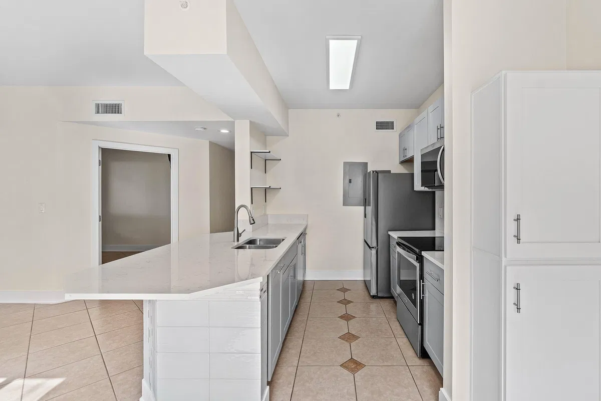 Unit 102 photo 10