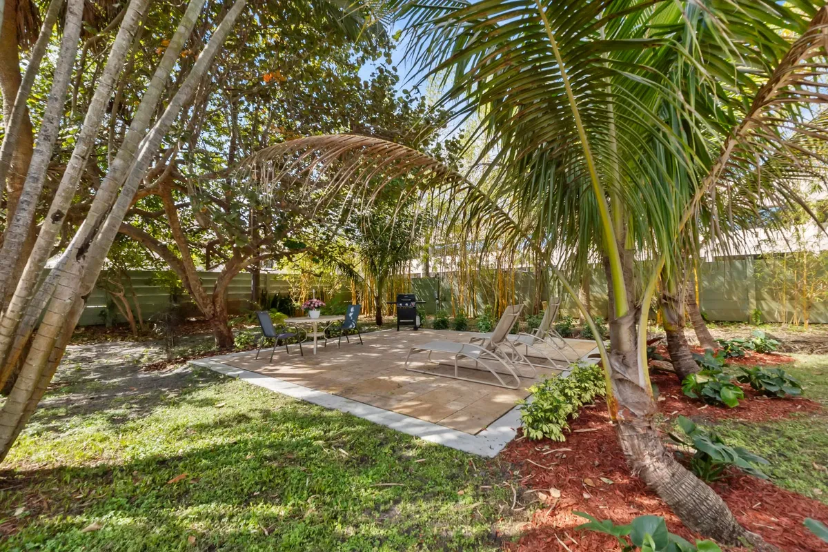  Residence photo 16