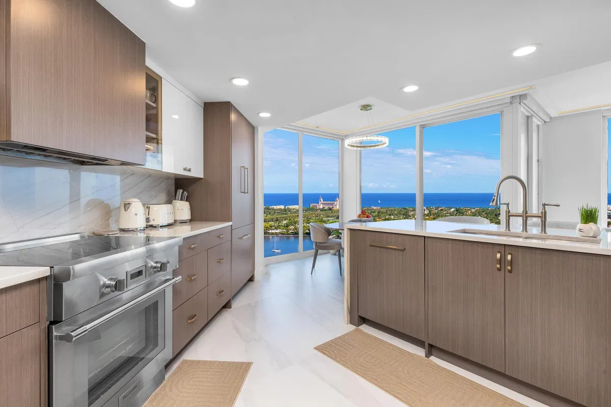 The Plaza of The Palm Beaches Unit 23A photo 10