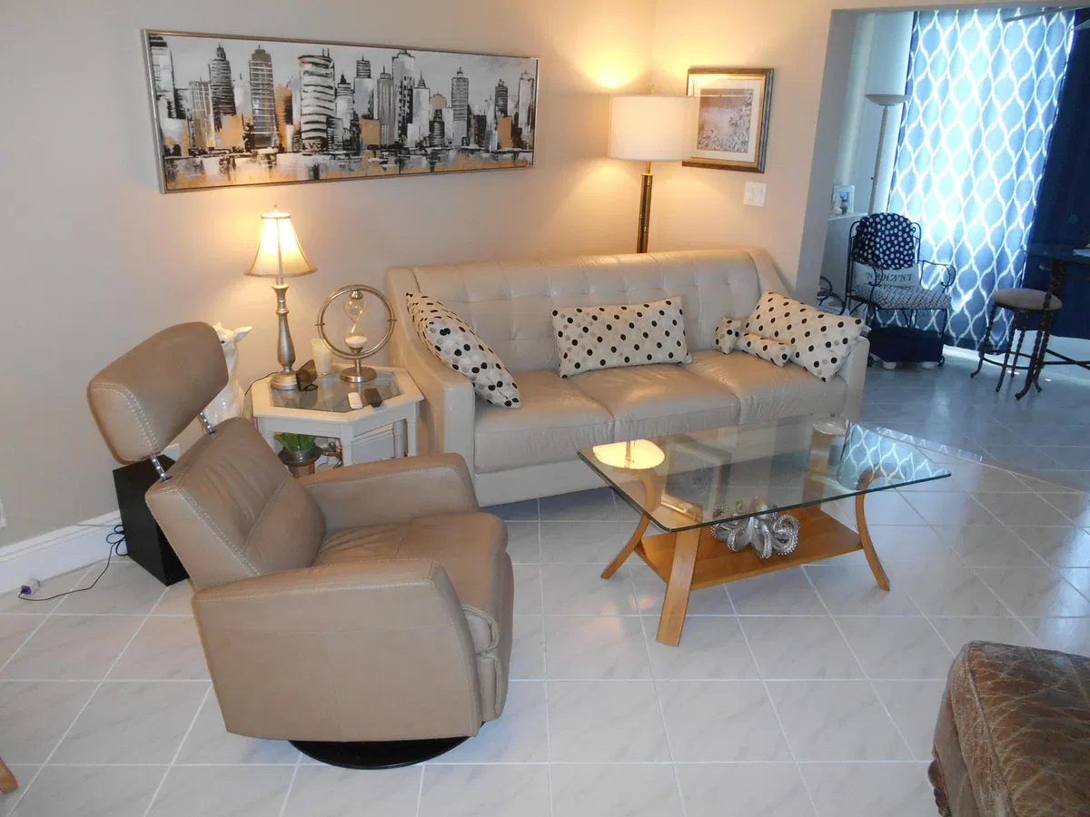 Unit 406 photo 10