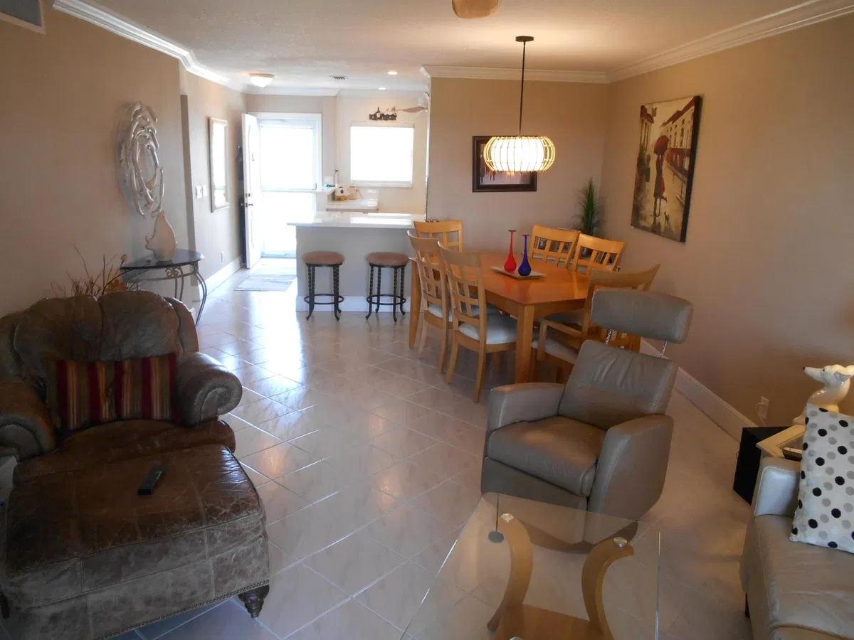Unit 406 photo 16