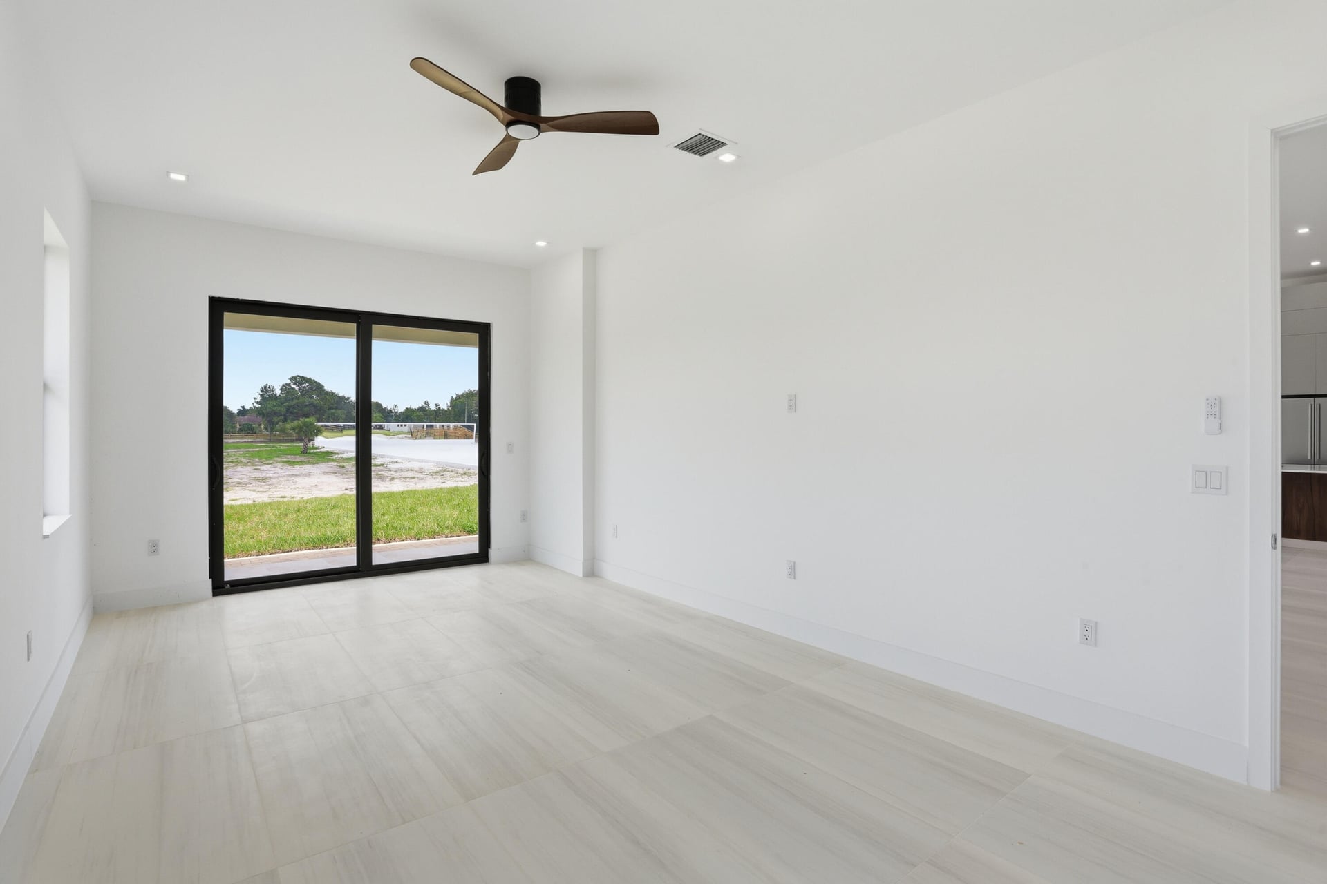 Residence photo 16