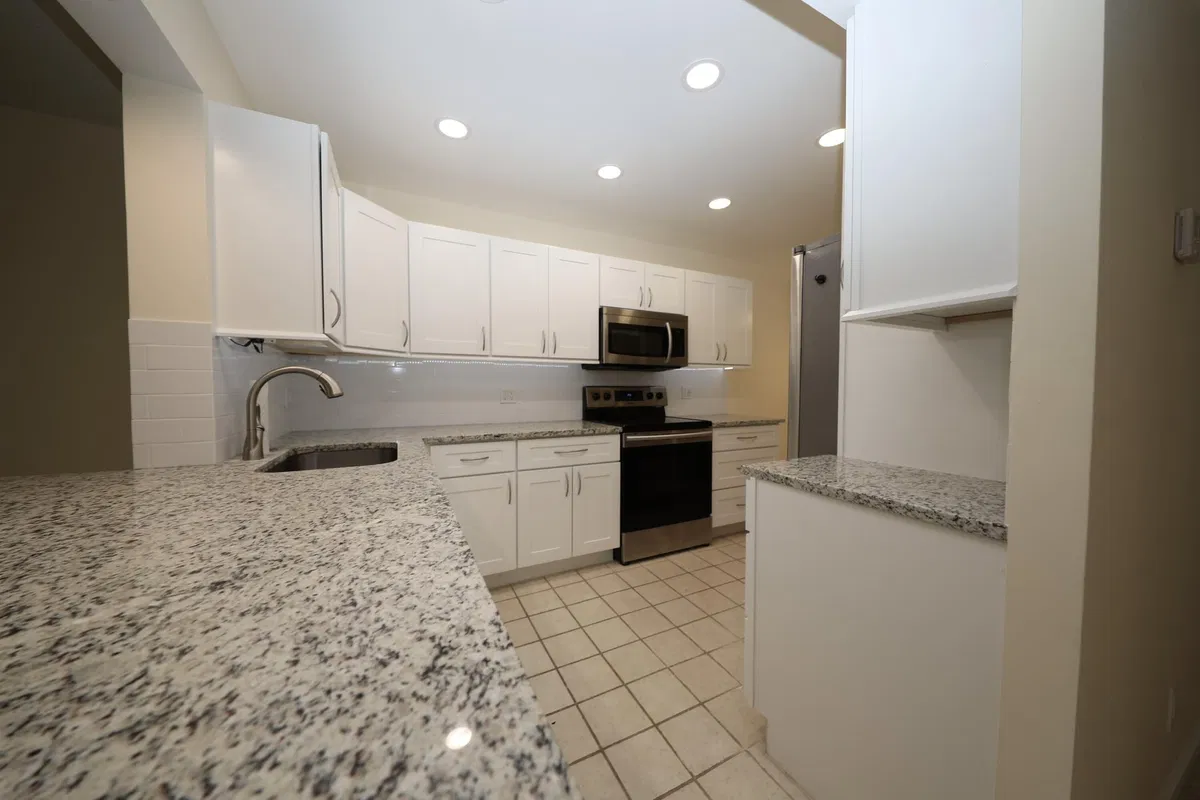 Unit 104 photo 4