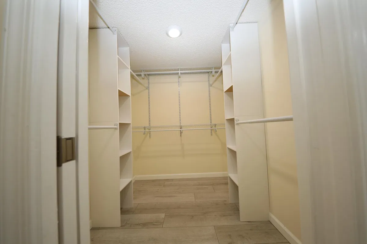 Unit 104 photo 10