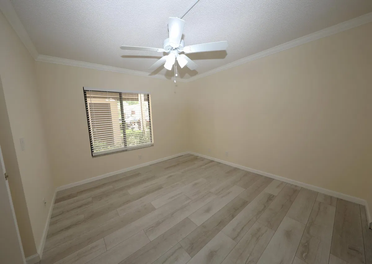 Unit 104 photo 13
