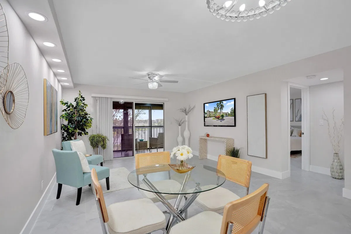 Unit 402 photo 10