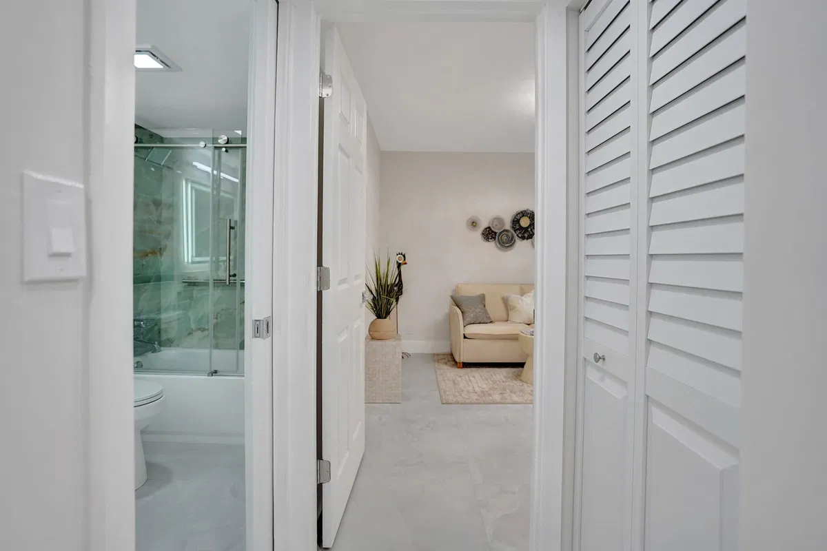 Unit 402 photo 25