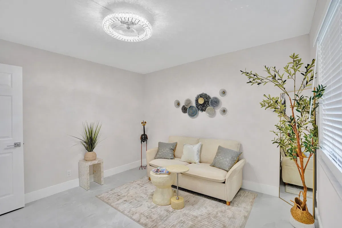 Unit 402 photo 28