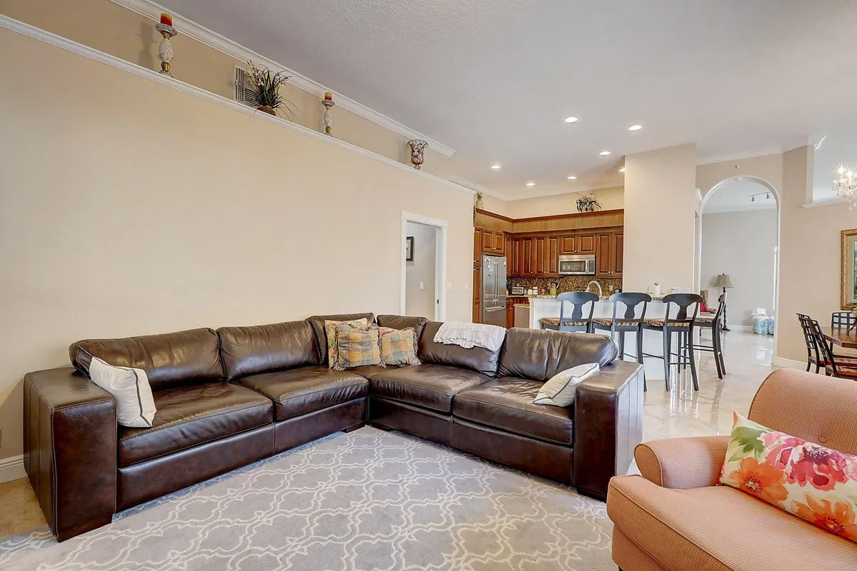 Residence photo 19