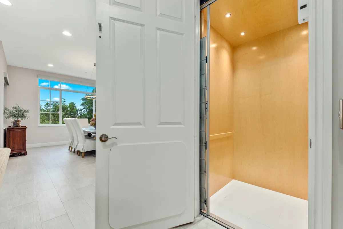 Unit 10 photo 28