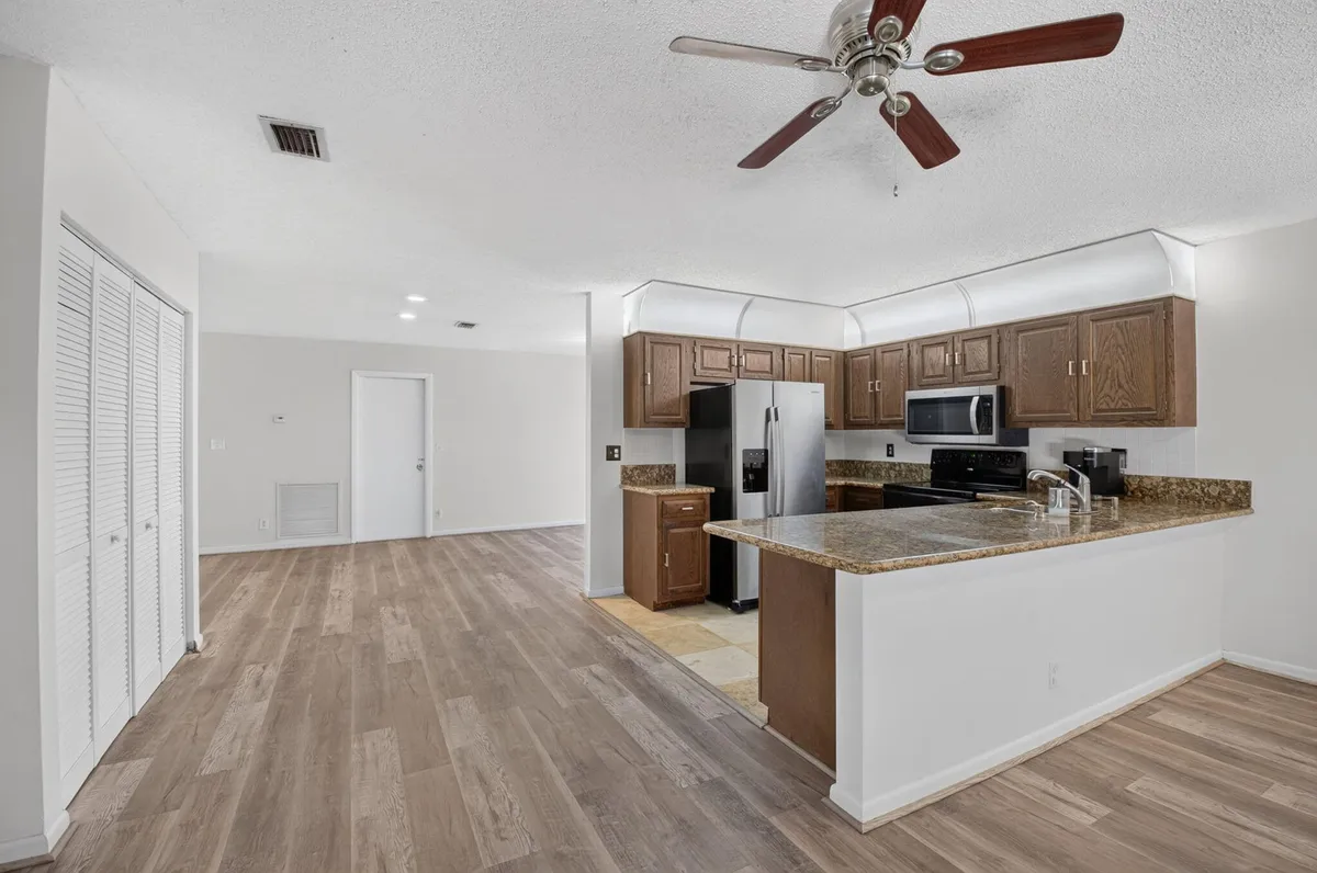 Residence photo 10