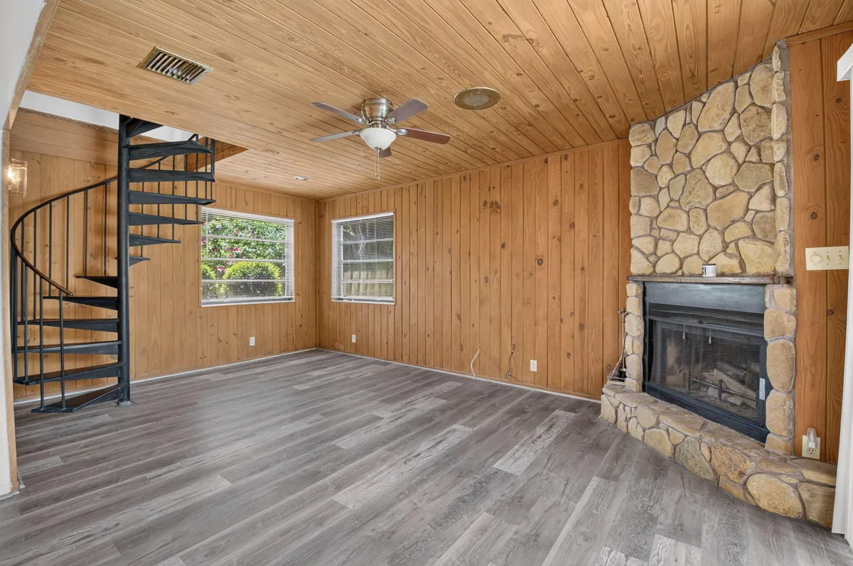Residence photo 16