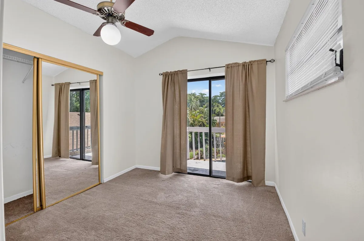 Residence photo 19