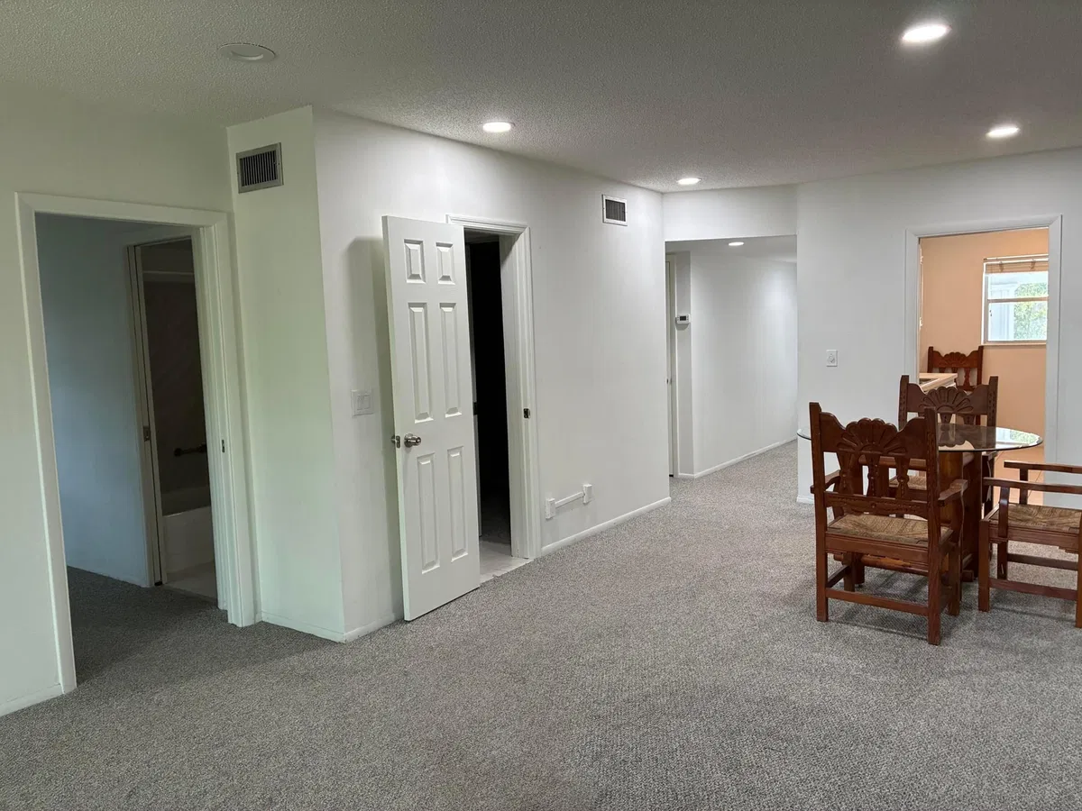  Unit 908 photo 10