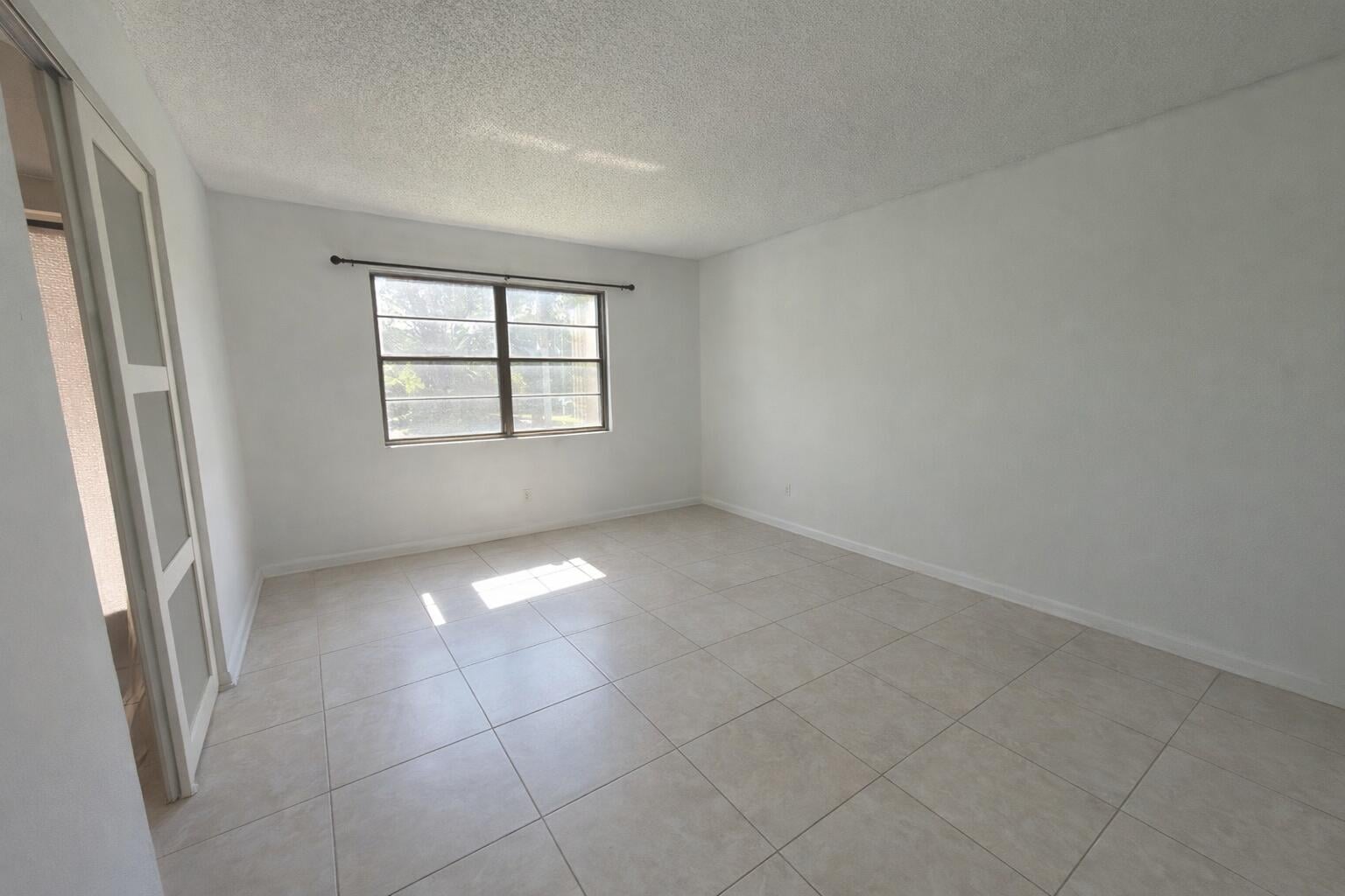 Unit 208 photo 19