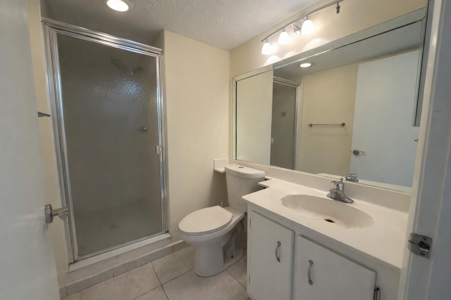Unit 208 photo 28