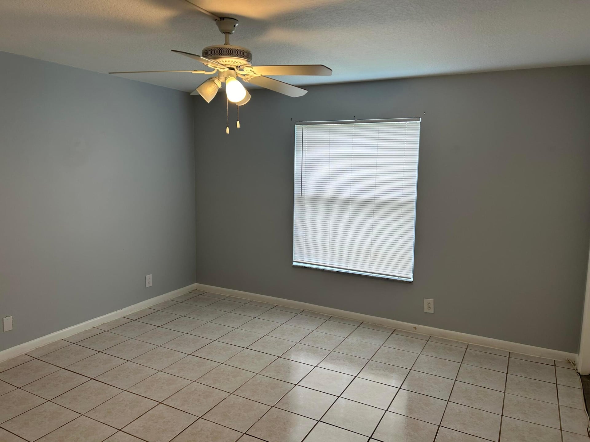 Unit 102 photo 4