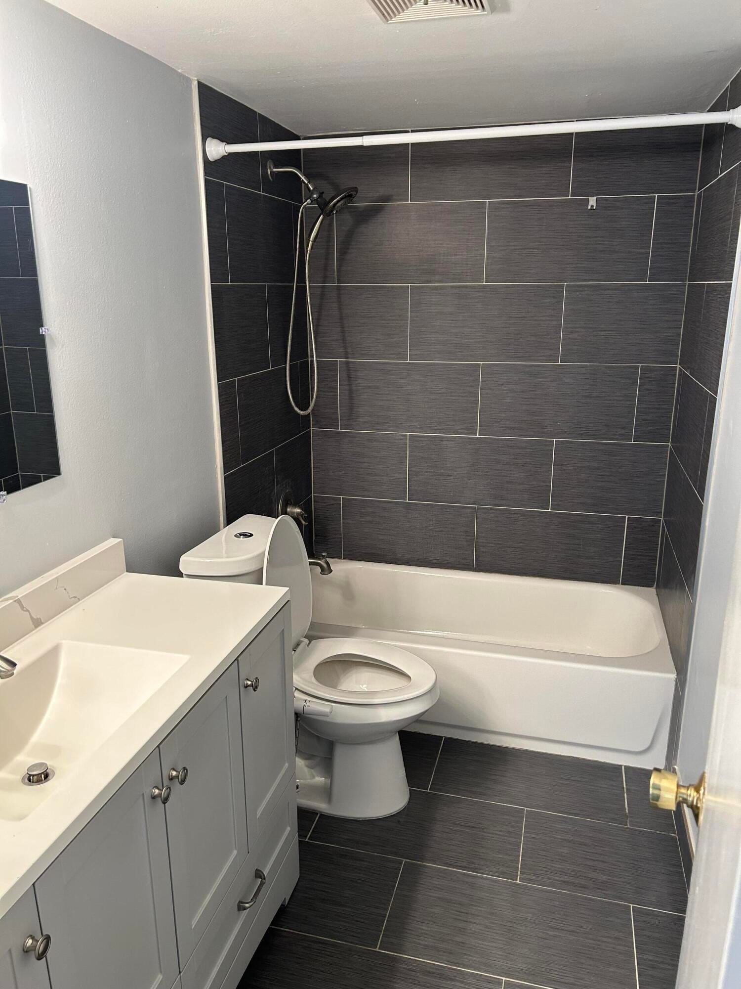 Unit 102 photo 10