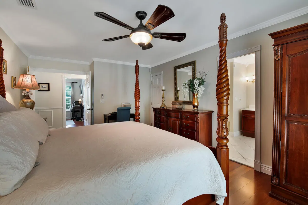Residence photo 22