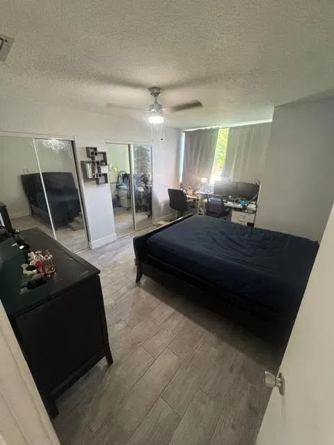 Unit C photo 13