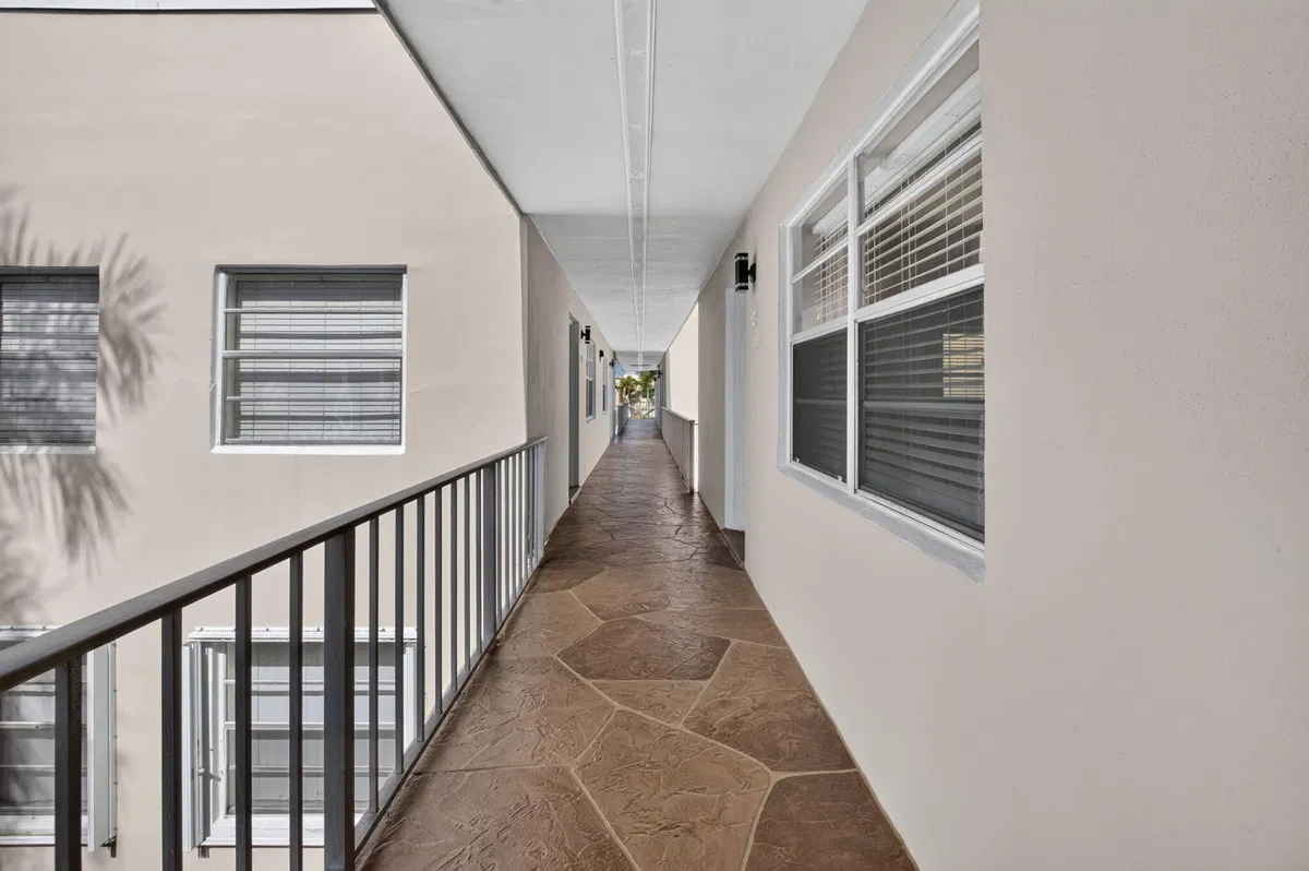 Residence photo 4