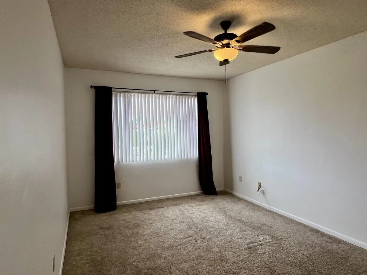 Unit B3 photo 10
