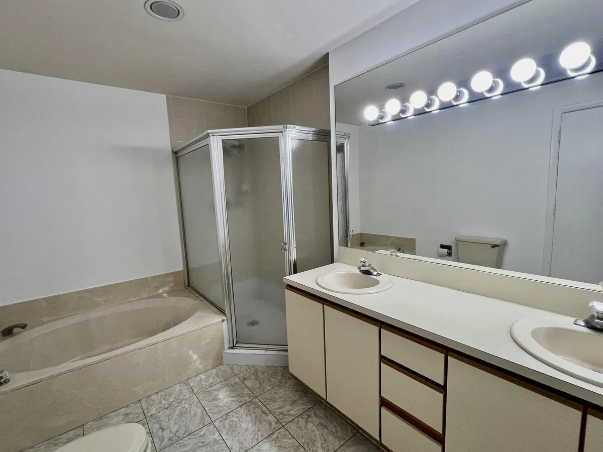 Unit B3 photo 13